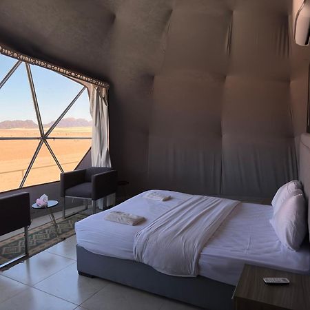 Holiday Inn Luxury Camp Ουάντι Ραμ Εξωτερικό φωτογραφία