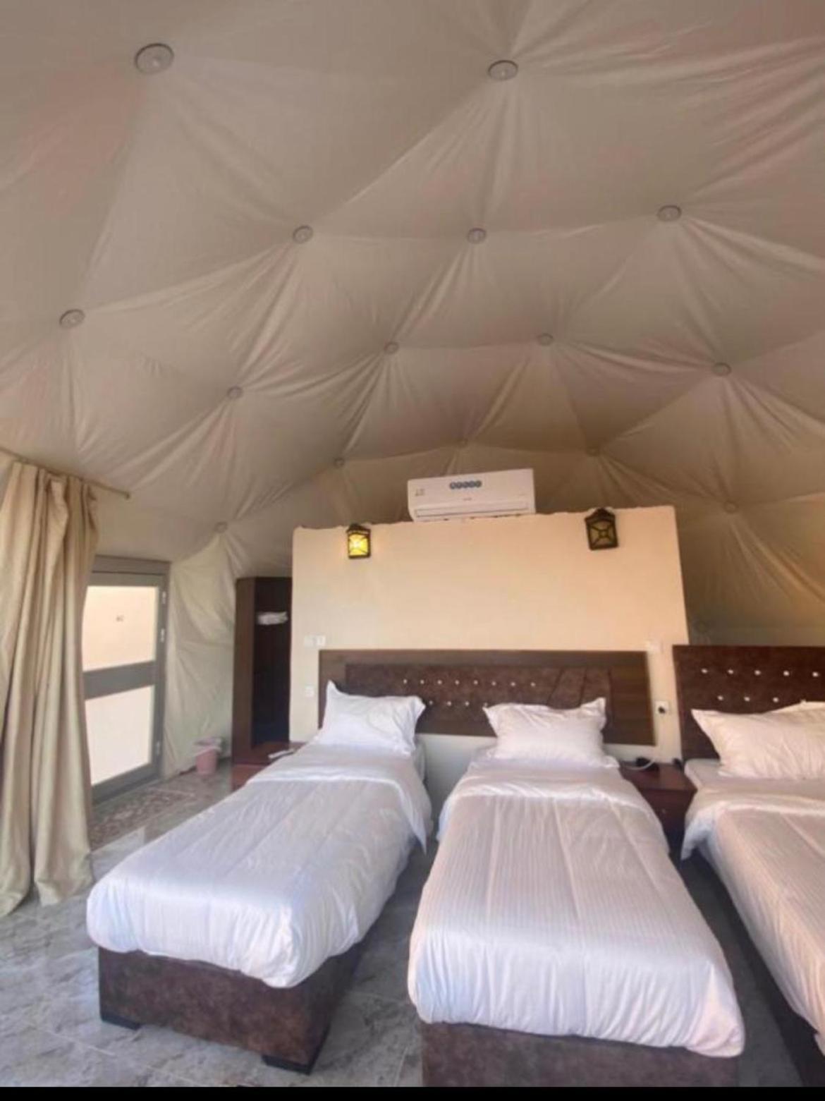 Holiday Inn Luxury Camp Ουάντι Ραμ Εξωτερικό φωτογραφία
