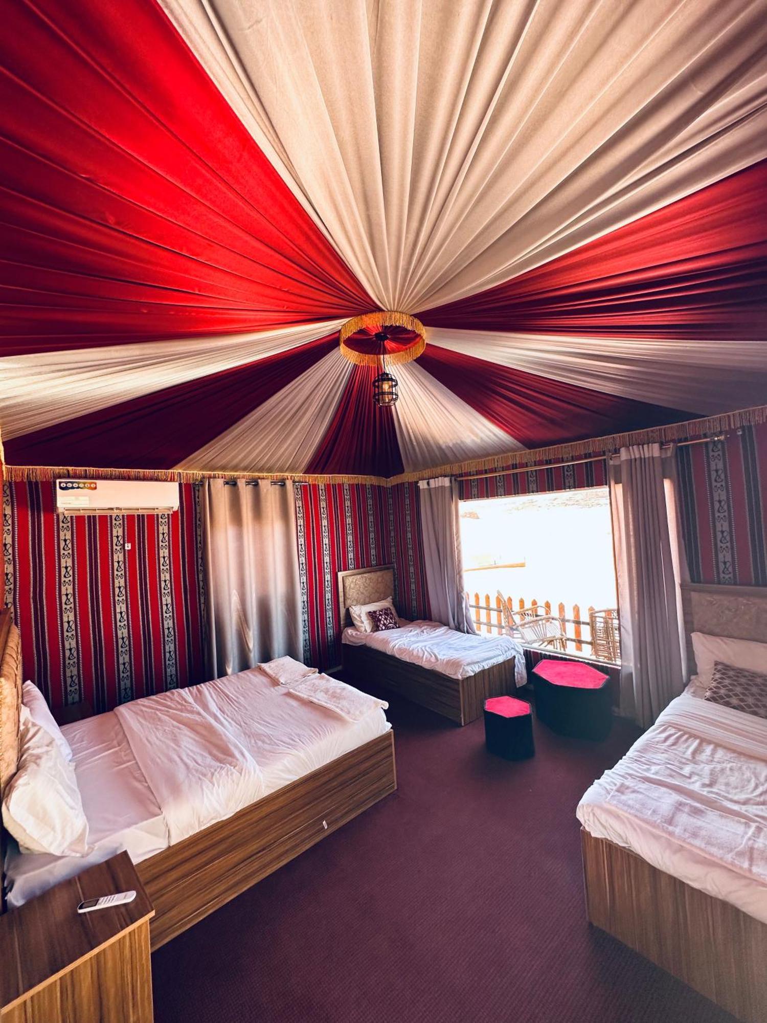 Holiday Inn Luxury Camp Ουάντι Ραμ Εξωτερικό φωτογραφία