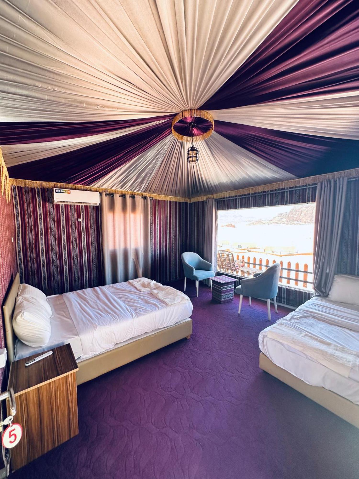 Holiday Inn Luxury Camp Ουάντι Ραμ Εξωτερικό φωτογραφία