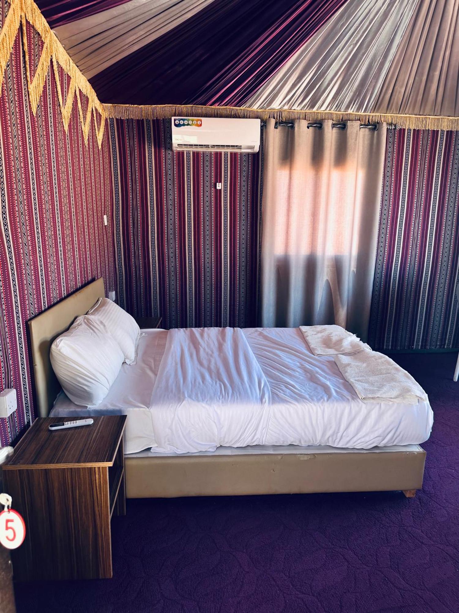 Holiday Inn Luxury Camp Ουάντι Ραμ Εξωτερικό φωτογραφία